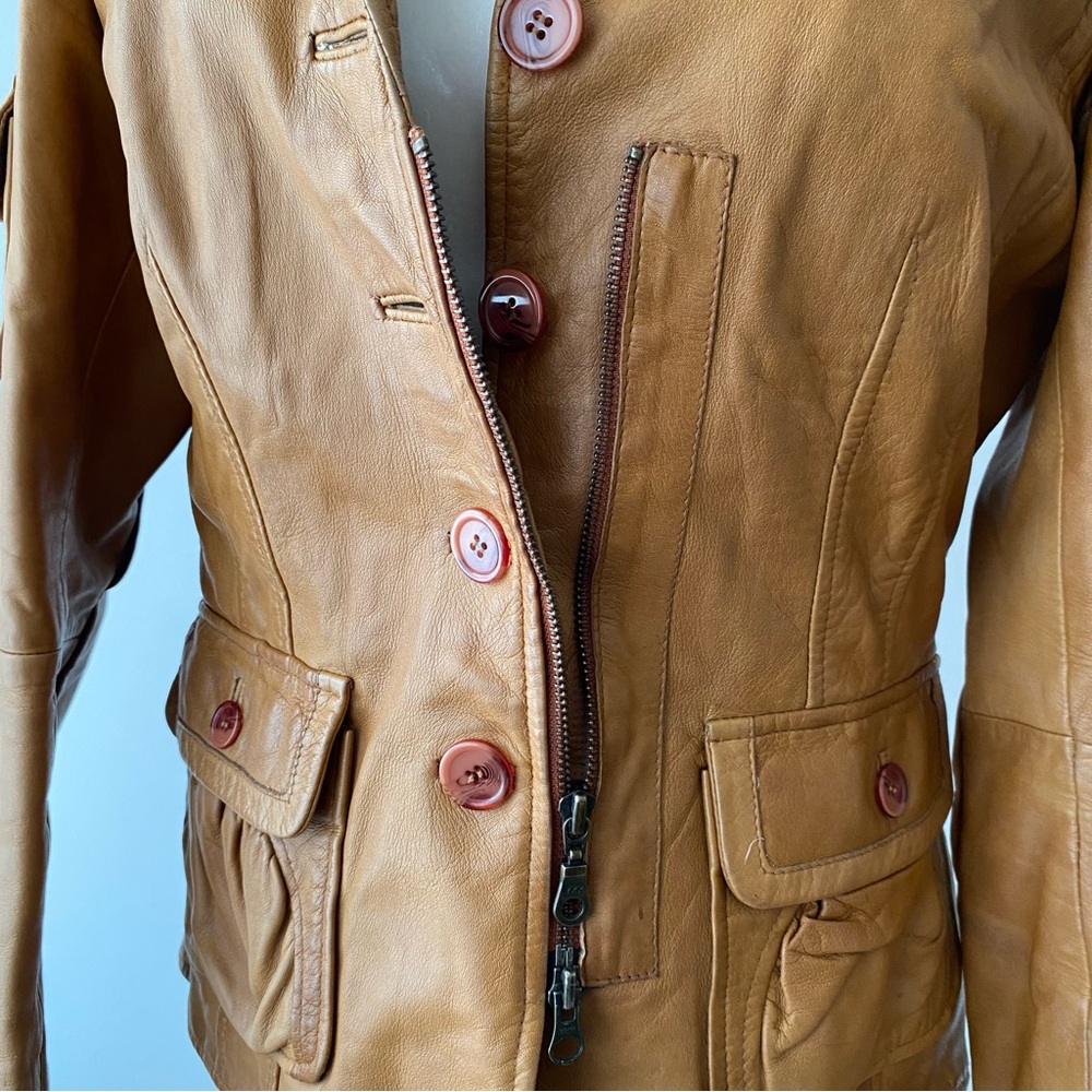 DANIER | Floral Tan Jacket - Picture 7 of 16